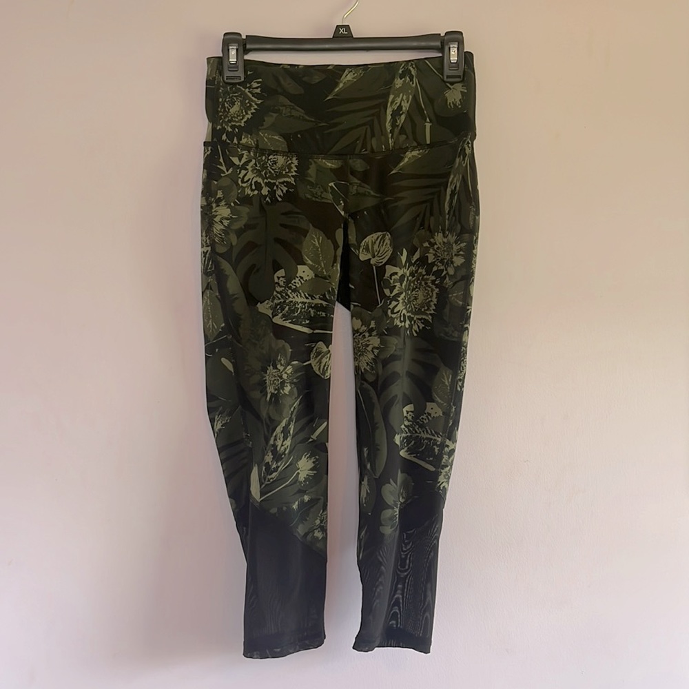 Size M Old Navy Compression Pants
